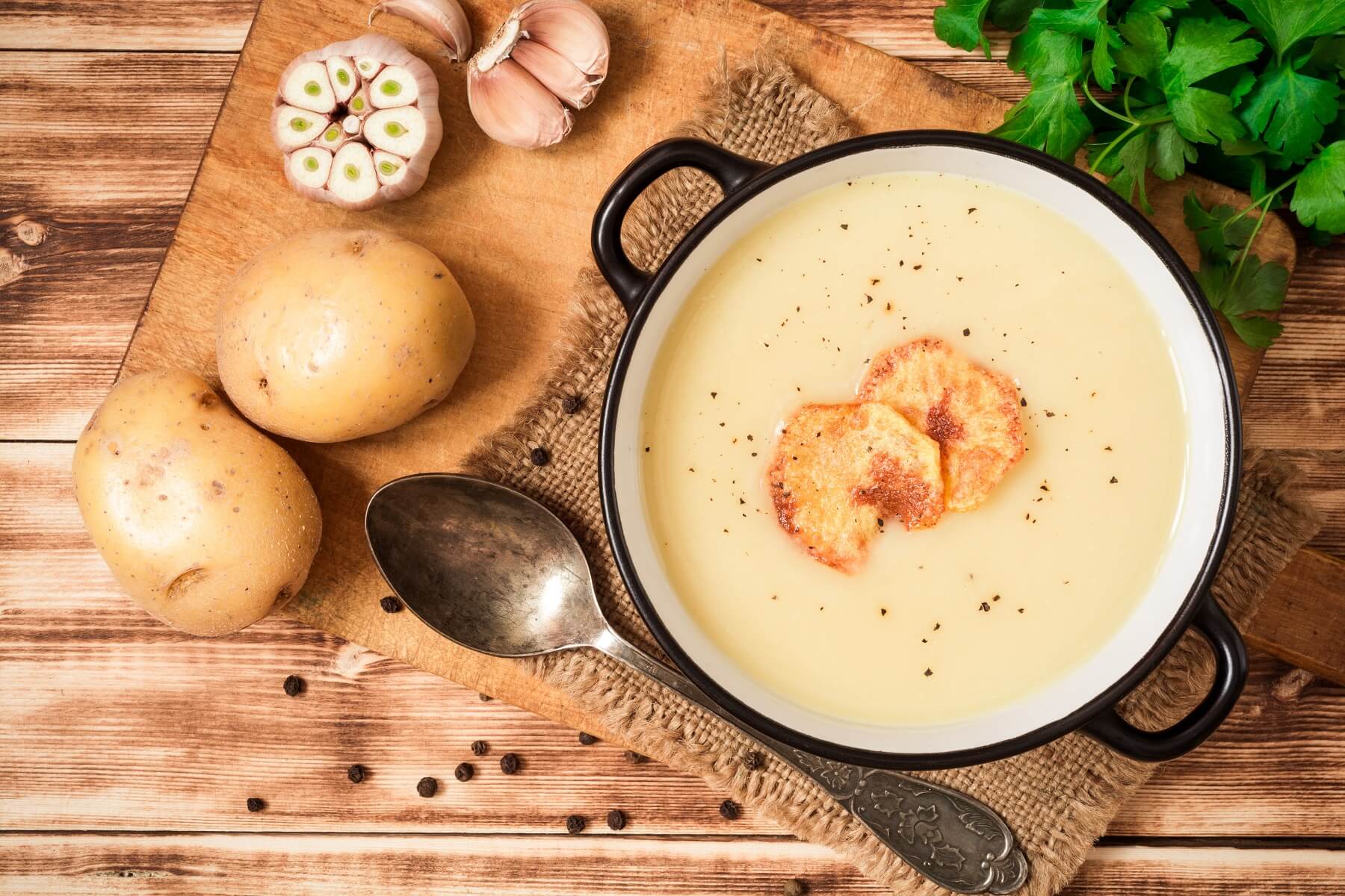 Kartoffelsuppe Rezept | mit Würstchen oder auch vegetarisch